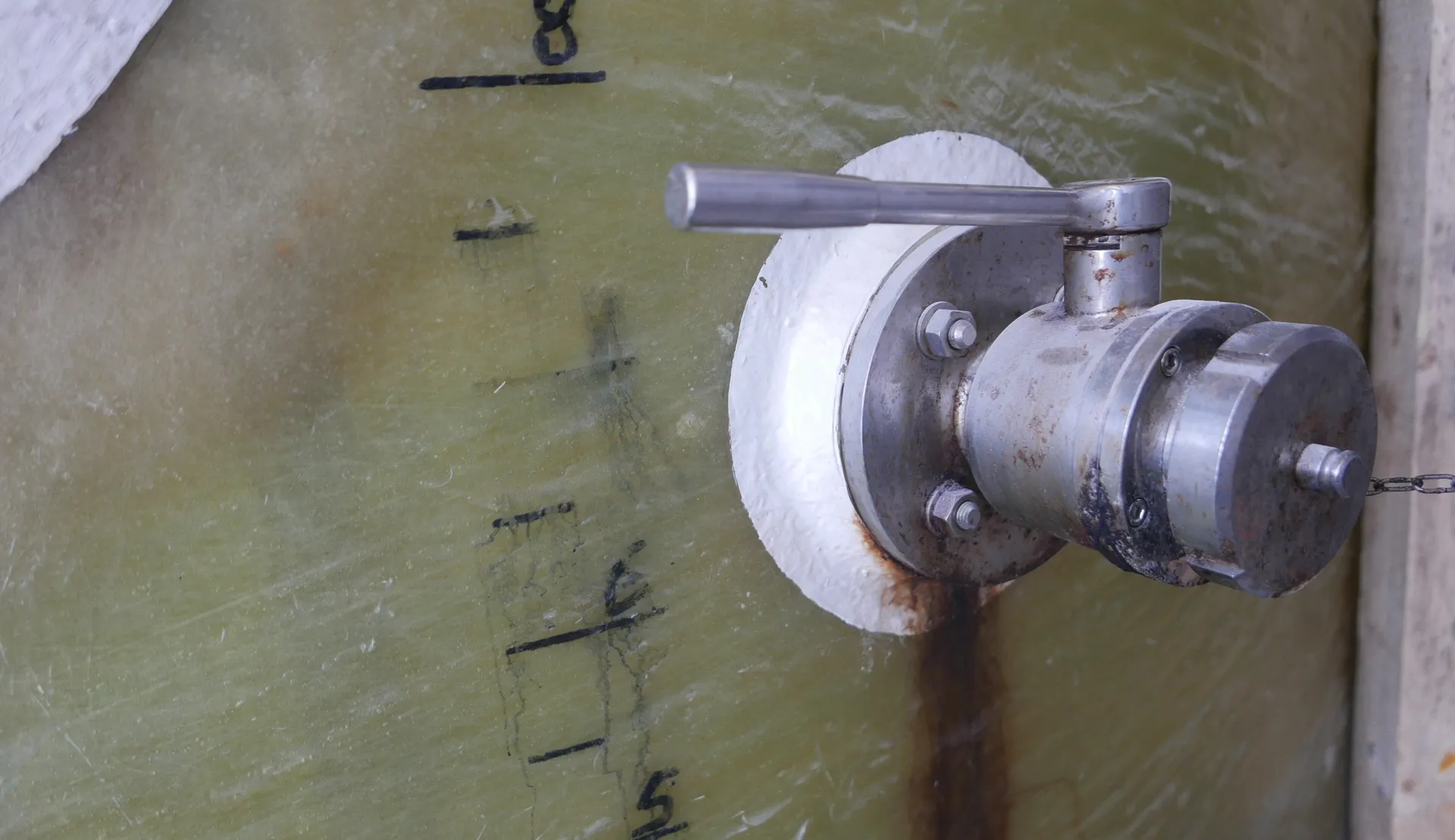 65.000 Liter Flachboden Lagertank GFK, rund/stehend