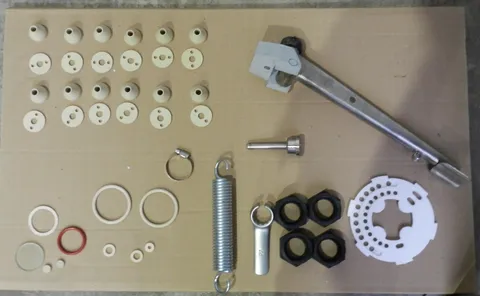 Druck-Füller XRB 16 für PET- Flaschen 12-stellig mit Dosierpumpe, Leistung: bis 650 Flaschen/h 