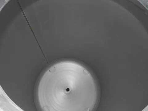 Sektdrucktank/ Lagertanks/ Drucktank 1125 Liter  mit Kühlmantel rund stehend aus V2A  +7,0 bar