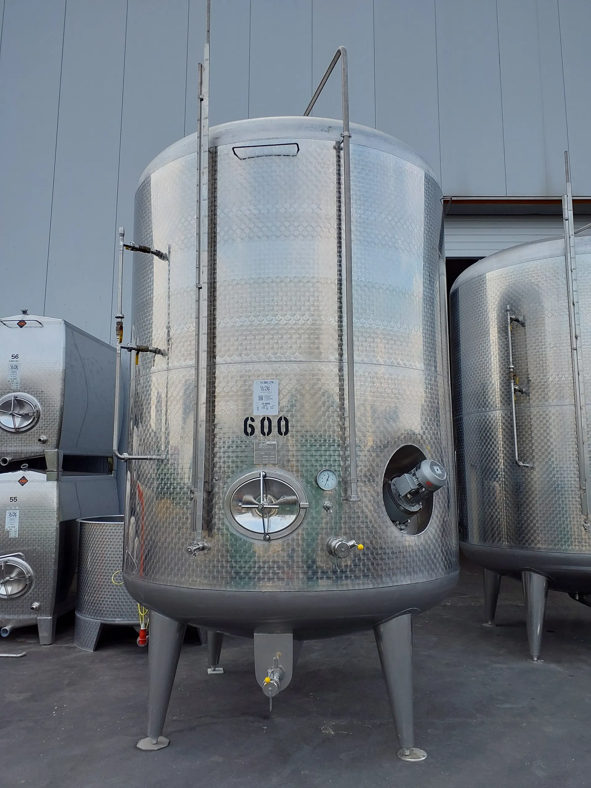 15.500 Liter Möschle Weintank, Lagertank mit Kühlmantel isoliert mit Rührwerk