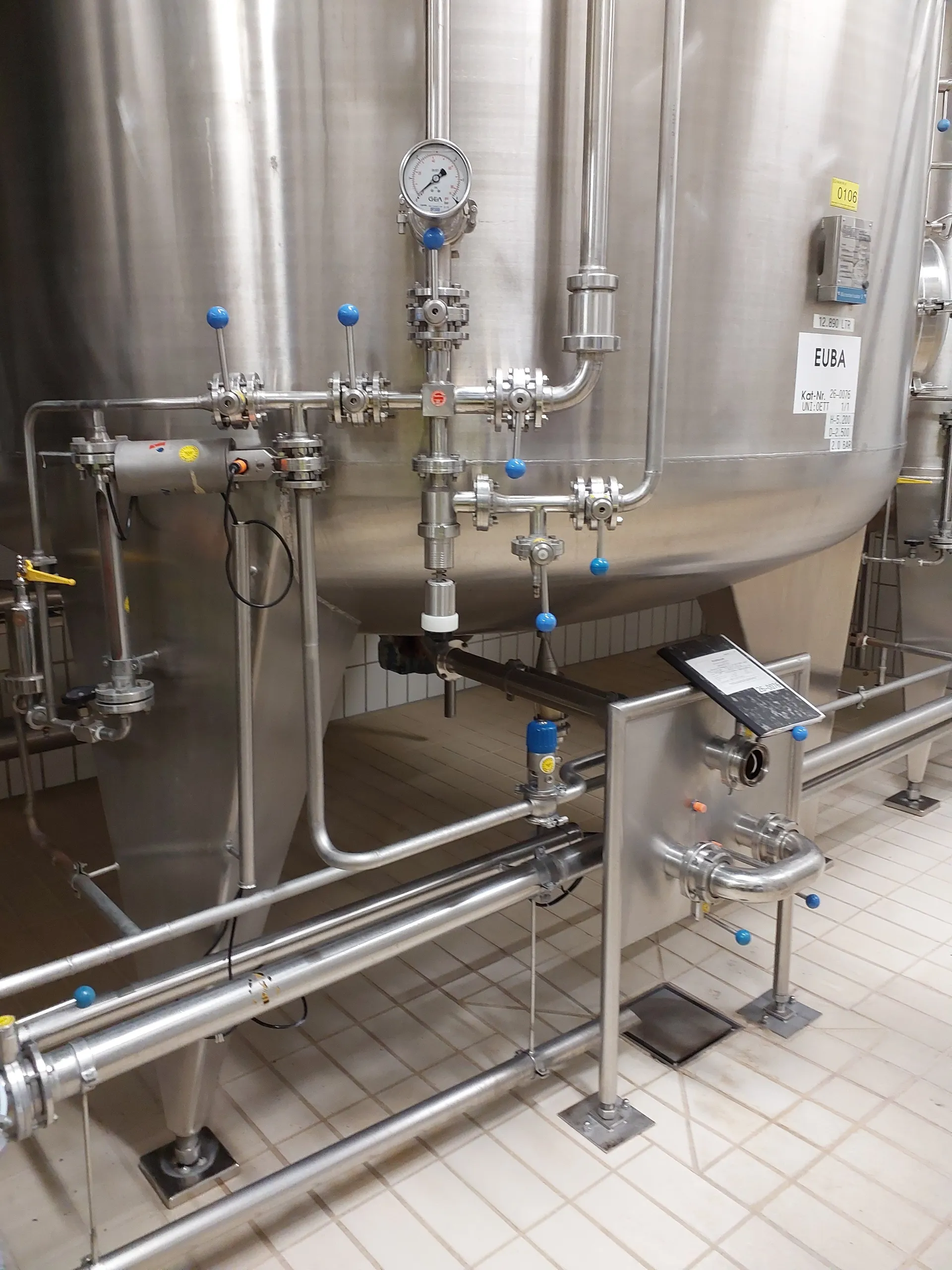 12.890 Liter 2 bar Drucktank Würzesterilisator 2 isoliert