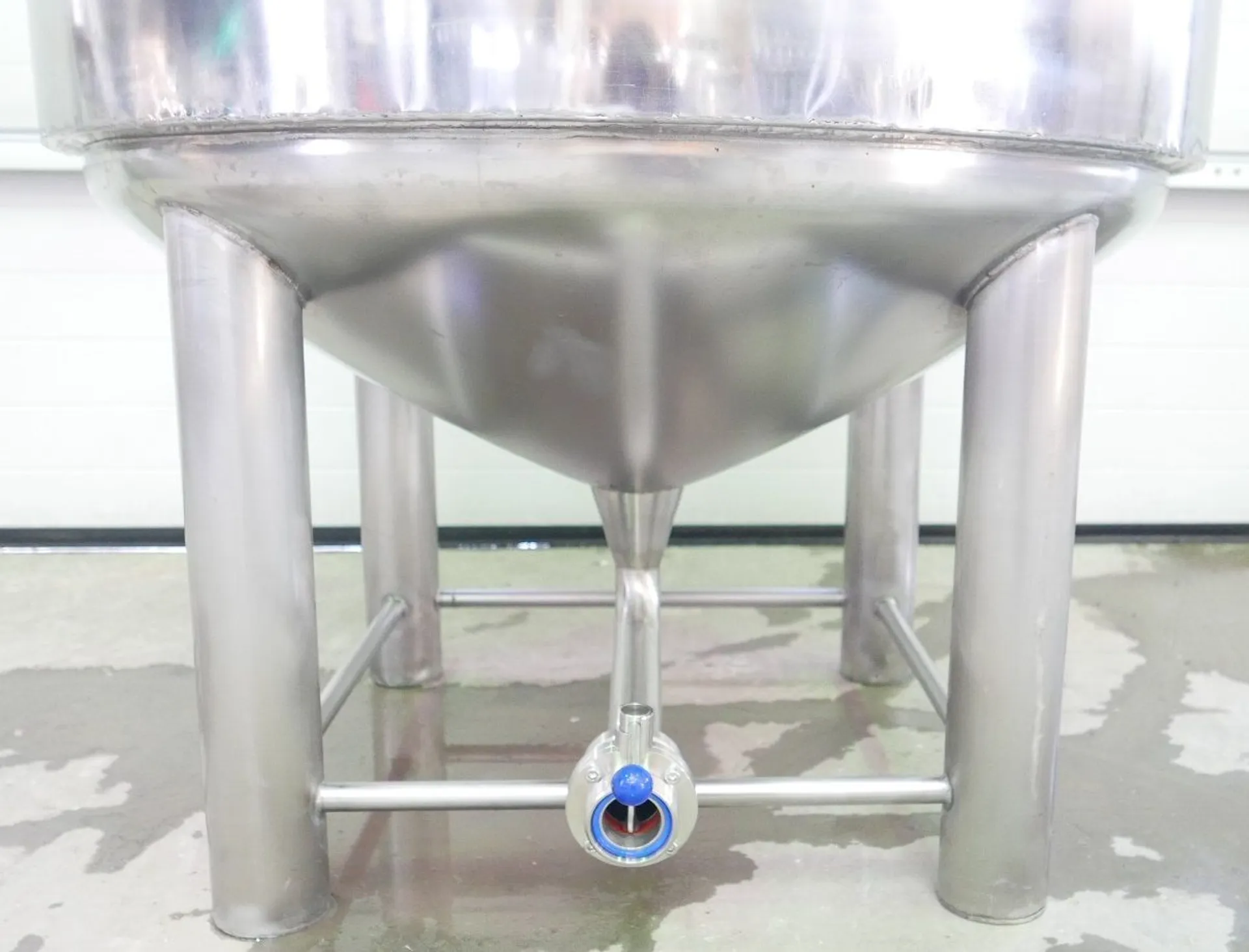 1000 Liter Eurolux Beer Tanks / Fermentation Tanks in AISI 304  with Cooling Jacket with Isolation
