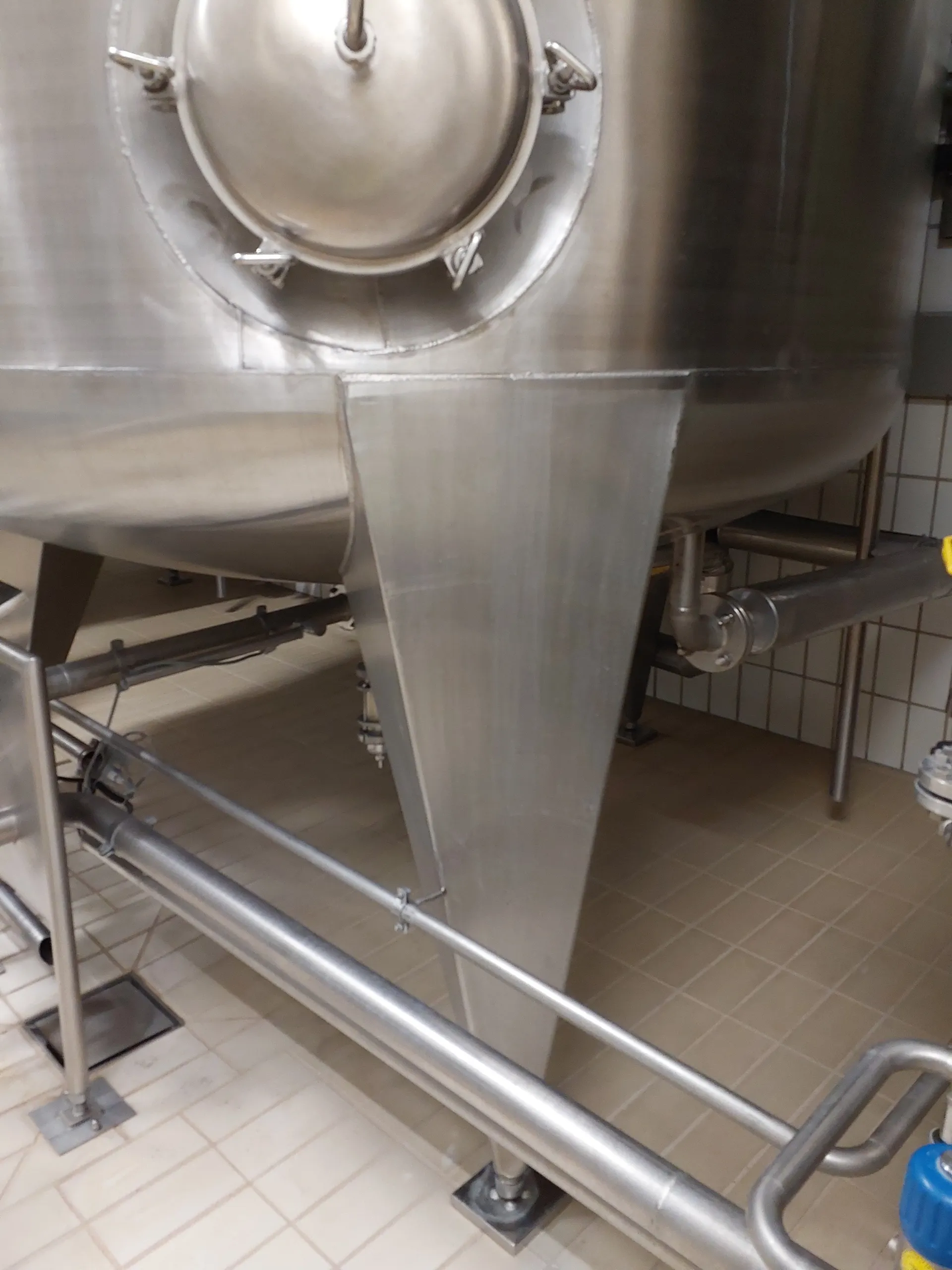 12.890 Liter 2 bar Drucktank Würzesterilisator 2 isoliert
