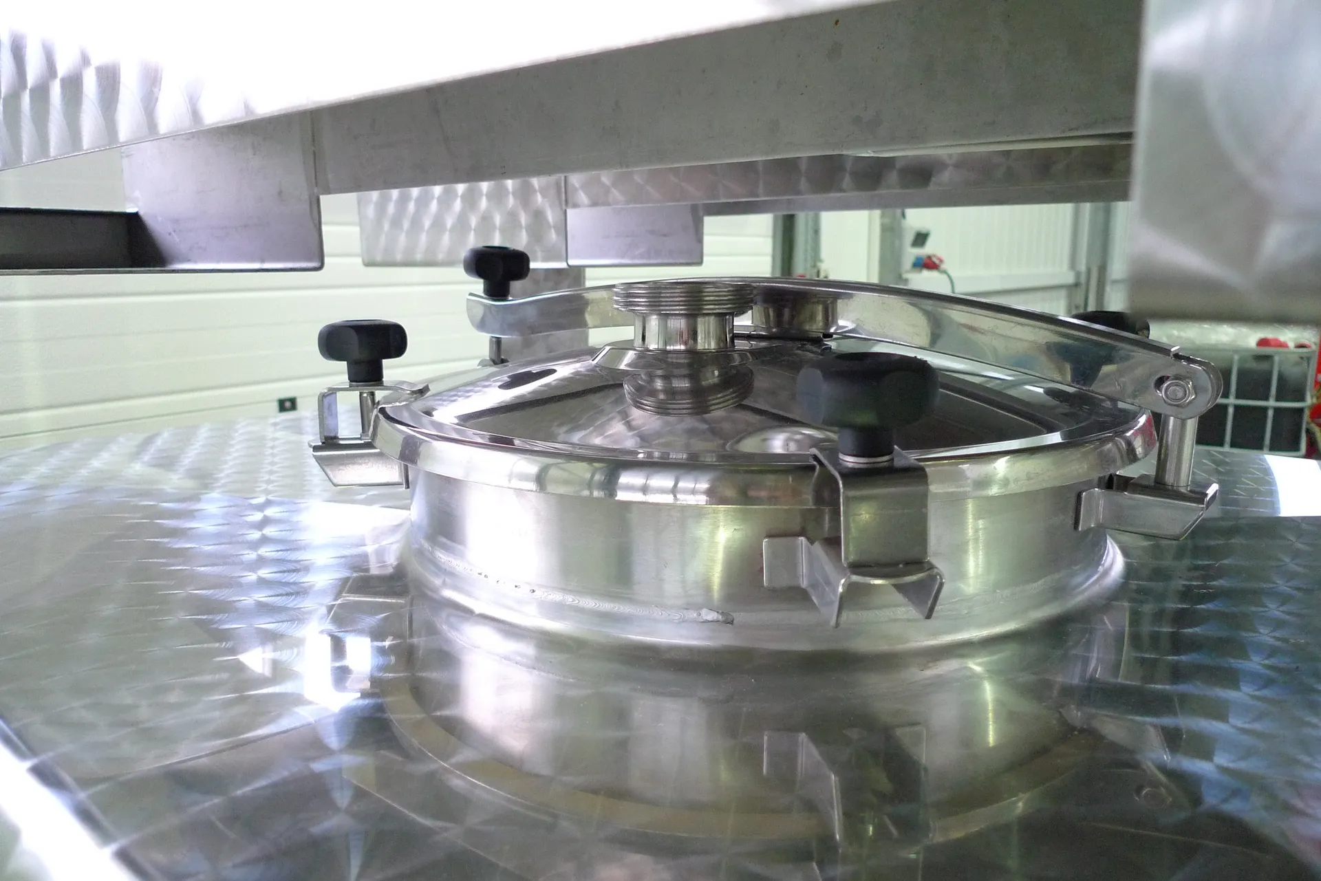 Lager- und Transporttanks 1000 Liter RECHTECKIG aus V2A 