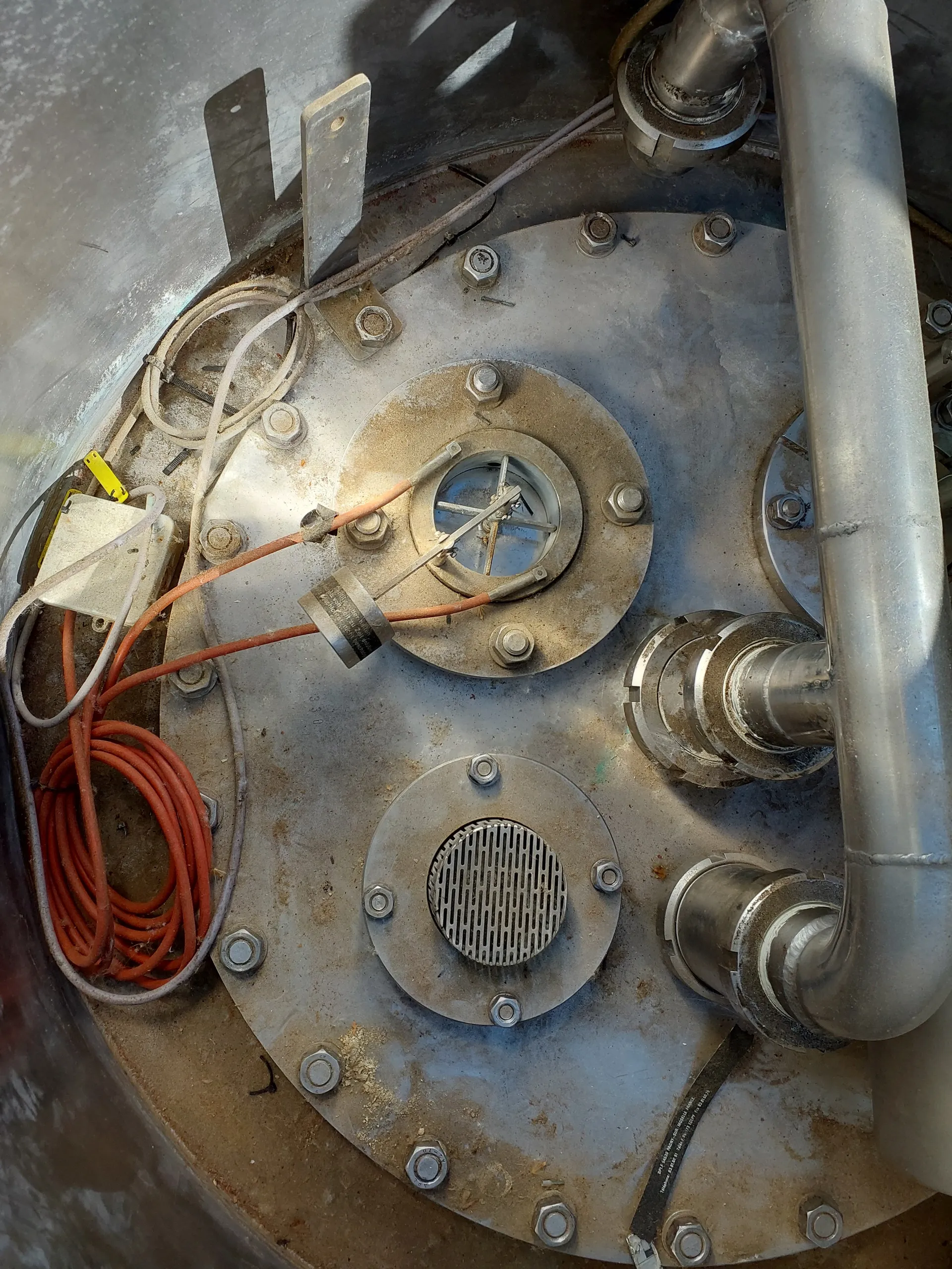 120.000 Liter Gresser 3 bar Drucktank isoliert