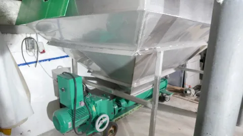 Exzenterschneckenpumpe NETZSCH mit Trichter und Gestell
