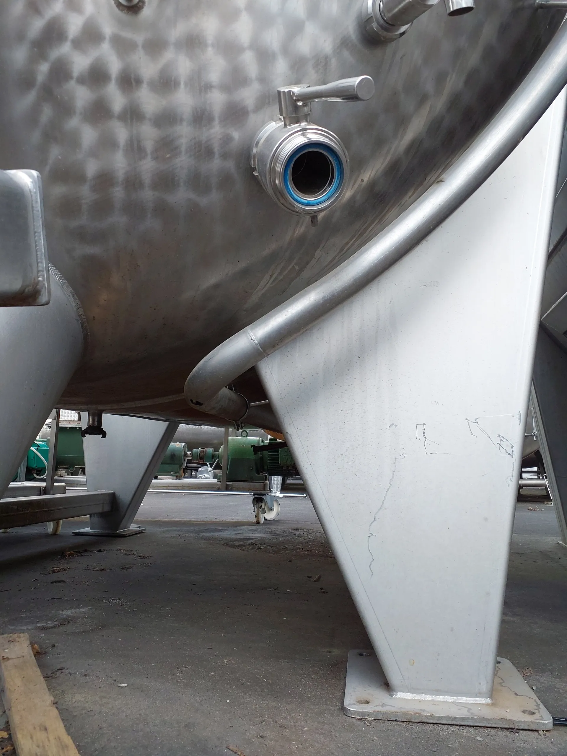 10.500 Liter Maischebehälter mit Kühlschlangen