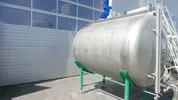 5.000 Liter Lagertank mit Rührwerk, liegend, Mixer oben, mit stufenlosem Motor