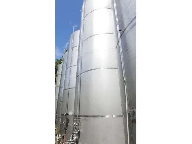 50.400 Liter Lagertank/ Flachbodentank/ Fruchtsafttank stehend aus V2A