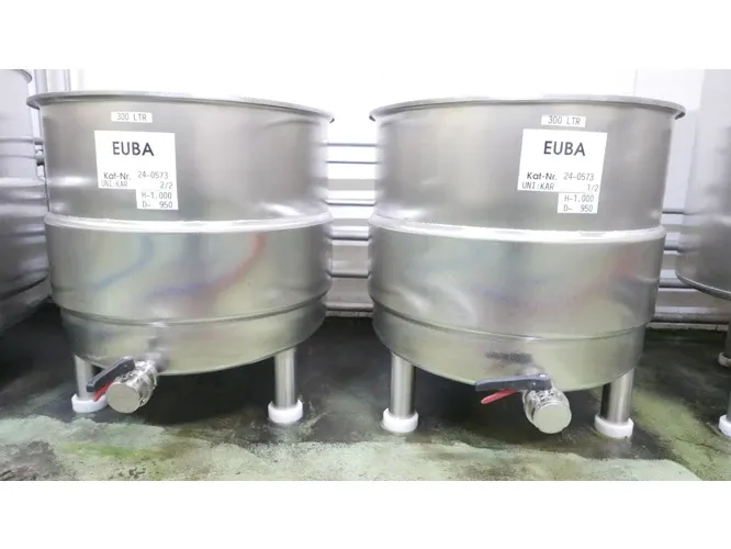 300 Litres Storage Tank/Yeast tub vertical, round, in V2A