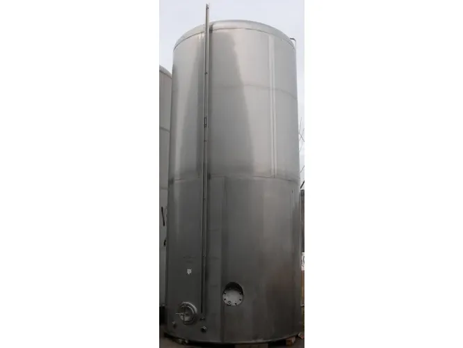 Flachbodentank/Lagertank aus V4A  -  Inhalt 40.000 Liter 