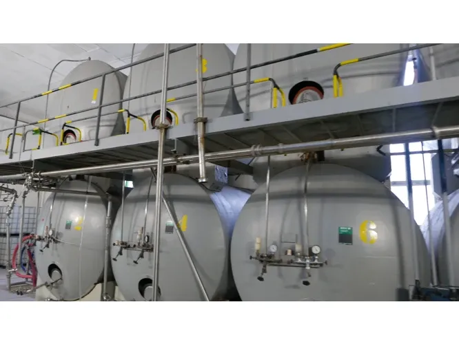 16.000 liters Steel pressure tank, enamelled (last content: fruit juice), operating pressure: 3 bar