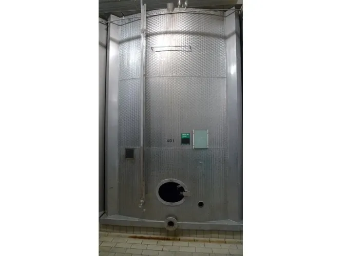 Lagertanks Flachbodentank mit Restauslauf 41.410 Liter aus V2A (AISI 304)