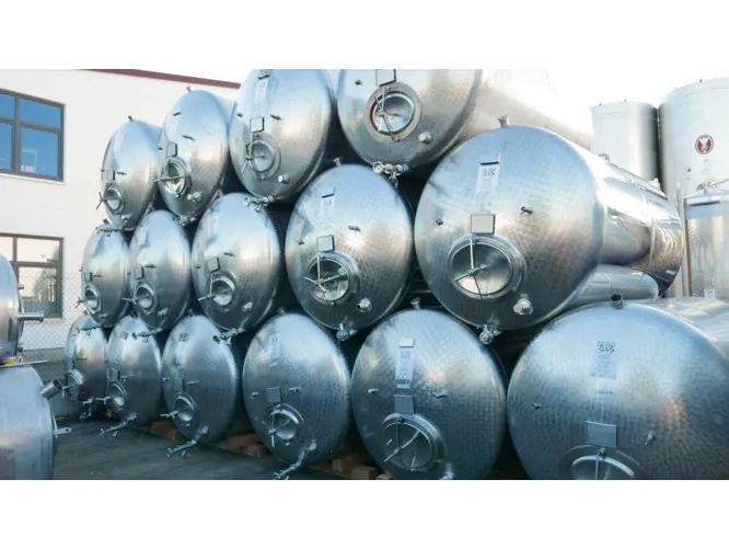 3.450 Liter Lagertank rund liegend aus V2A