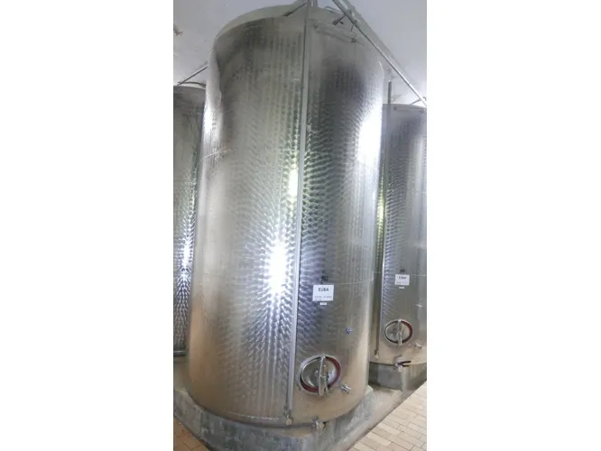 14.900 Litres Storage tank with 3 % incline round