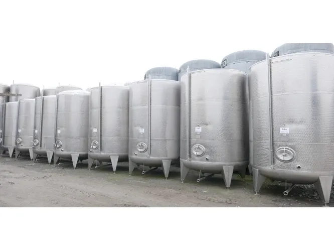 15.000 Liter Lagertank, rund, stehend aus V2A