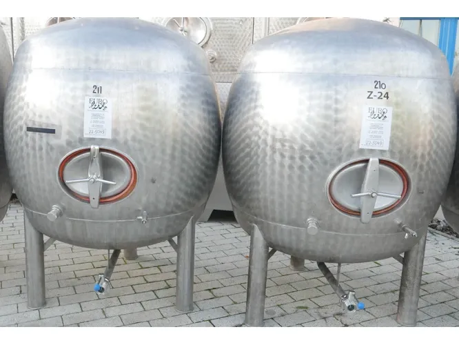1.500 Liter Eiertank / Lagertank aus V2A marmoriert/ oval/ stehend